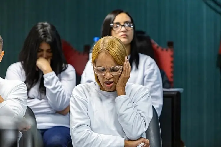 Flordelis senta no banco dos réus com mais quatro acusados pela morte do marido e pastor Anderson do Carmo - Brunno Dantas/TJRJ