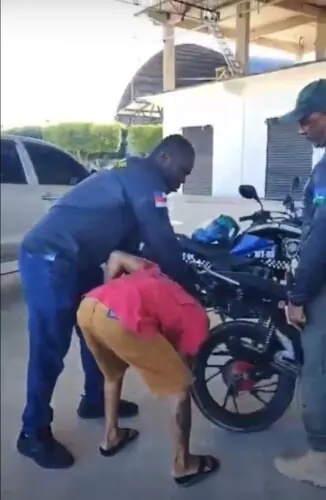 Vídeo PMs rolezeiro