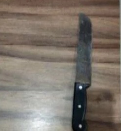 Homem esfaqueia funcionária de padaria na cabeça após discutir preço do pão