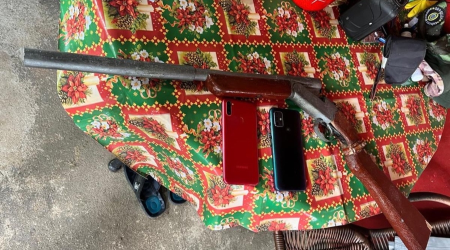Adolescente é apreendida após planejar ataque com armas e explosivos em escola no AM