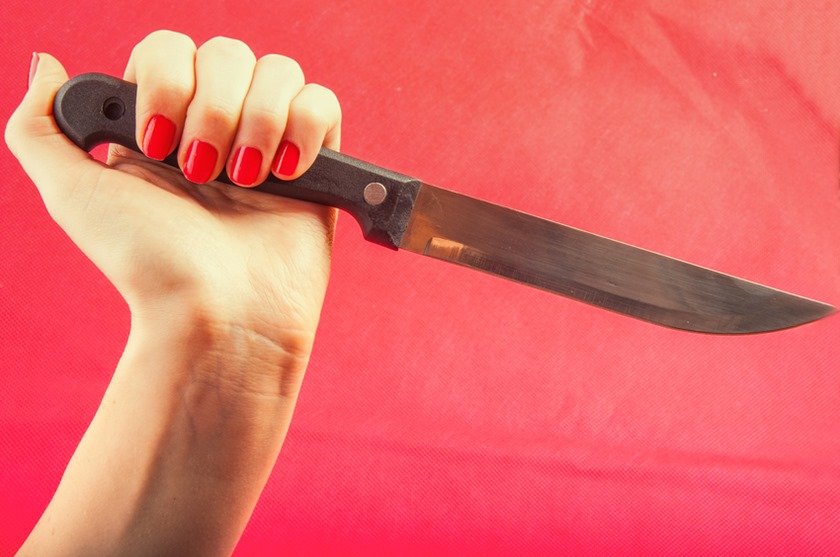Mulher é presa após matar 'amigo' com facada no peito, no AM