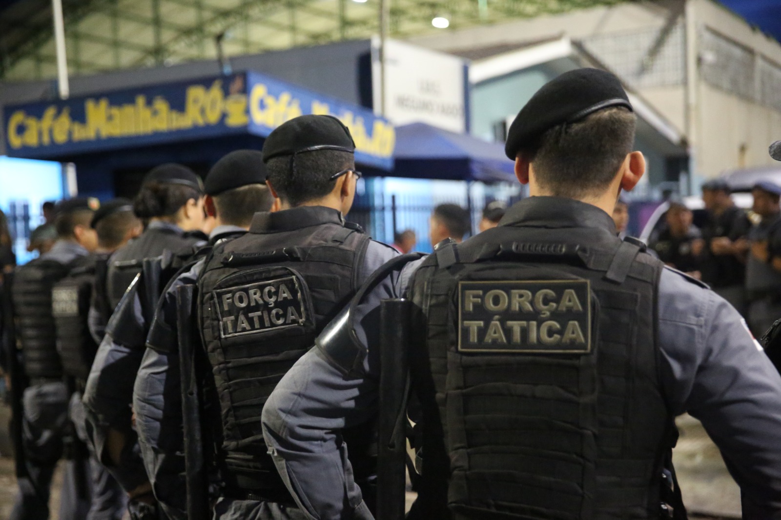 Procurado por roubo é preso trabalhando como 'flanelinha' na Arena da Amazônia