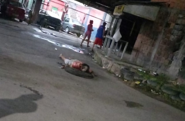 Homem é encontrado morto no meio da rua na Zona Leste de Manaus
