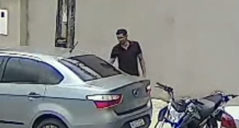 VÍDEO: Polícia procura suspeito de furtar objetos de veículo no bairro Flores