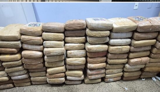 Dupla é presa com 138 kg de drogas escondidos dentro de igreja em Manaus