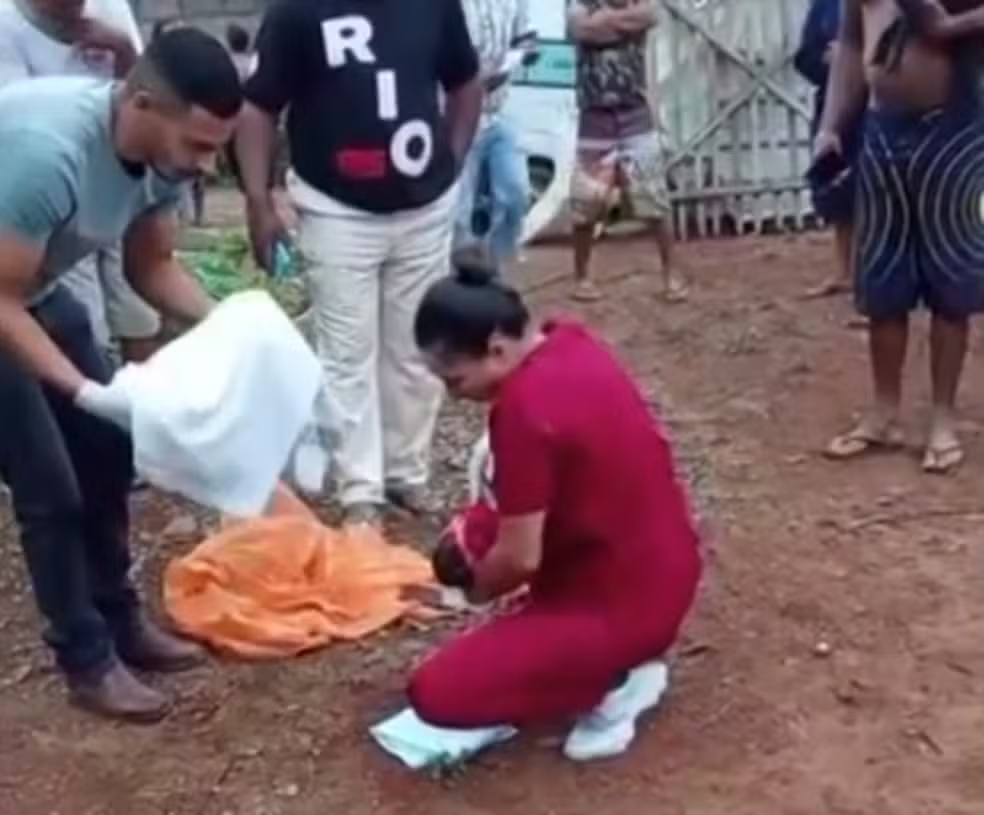 Recém-nascido é abandonado e atacado por cães em MG