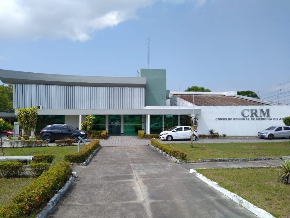 Conselho de Medicina lança concurso com salários de até R$ 7 mil