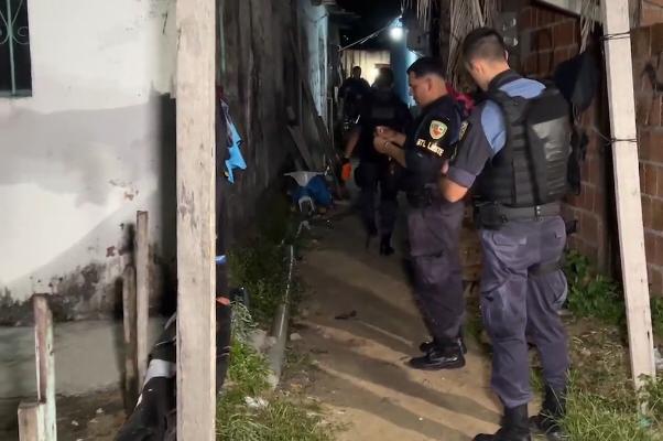 Adolescente é executado e fica com rosto desfigurado em 'área vermelha' de Manaus