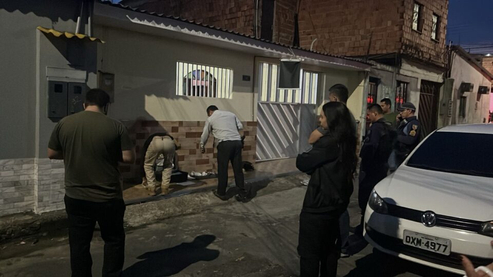 Feto de aproximadamente 20 semanas é encontrado em rua no bairro Flores
