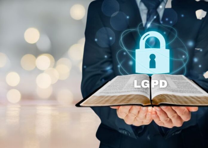 Câmara aprova projeto que isenta igrejas e partidos de seguir regras da LGPD