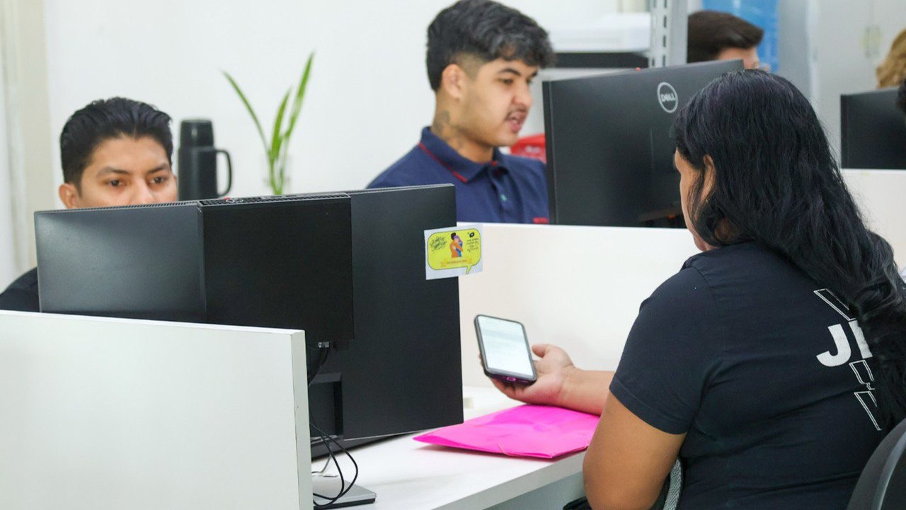 Agências do Sine oferecem 905 vagas de emprego em Manaus