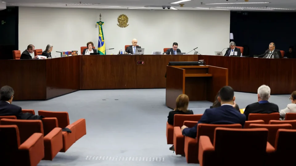 Advogados apresentam defesa do ex-presidente Bolsonaro e de generais nesta quarta