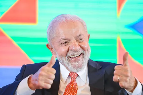 com 48%, aprovação do governo Lula chega ao melhor patamar em 2025
