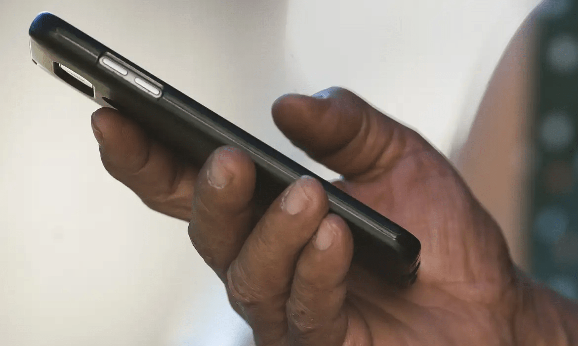 Dupla é presa após roubar celular e ameaçar homem no AM