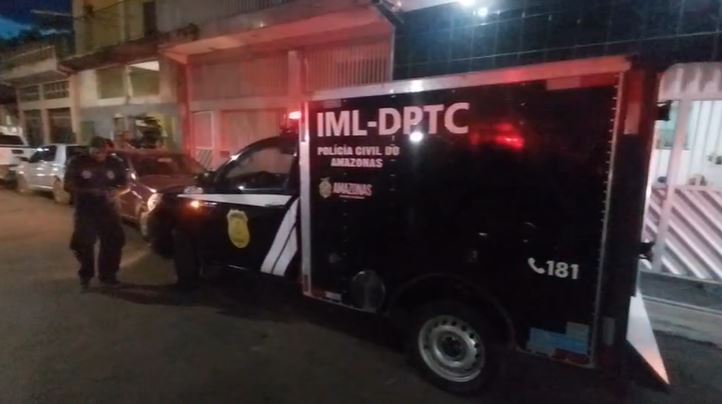 Homem é encontrado morto dentro de apartamento em Manaus; suspeita é de latrocínio