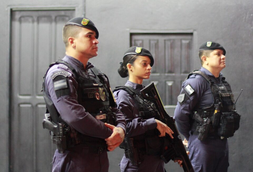 CIF flagra bares vendendo bebida a adolescentes no Parque 10