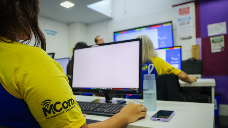 Bahia recebe mais de 3,2 mil computadores e expande rede de inclusão digital — Agência Gov