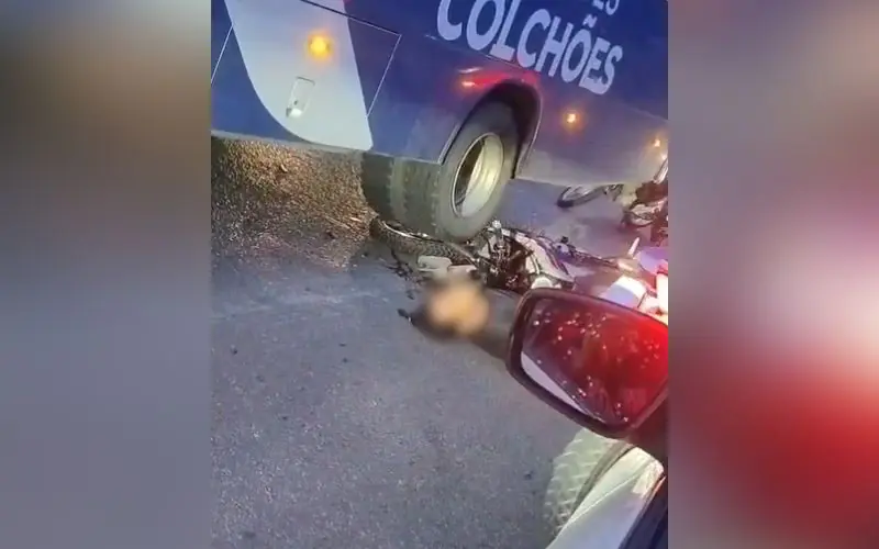 Motoqueiro sofre ferimentos graves em acidente no Jorge Teixeira
