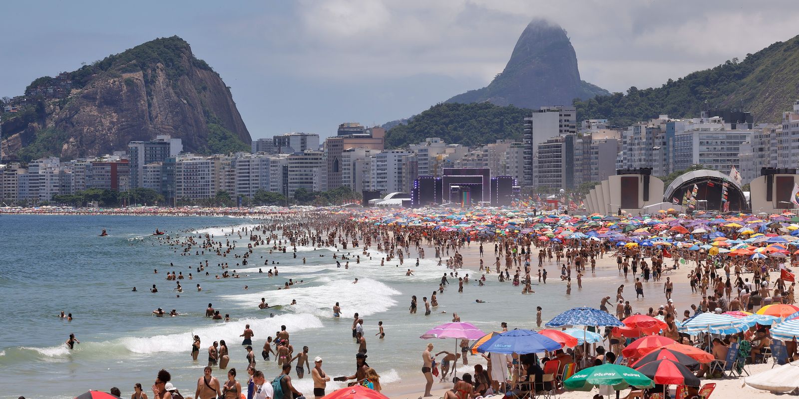 Resgates no mar do RJ passam de mil. Veja orientações de segurança