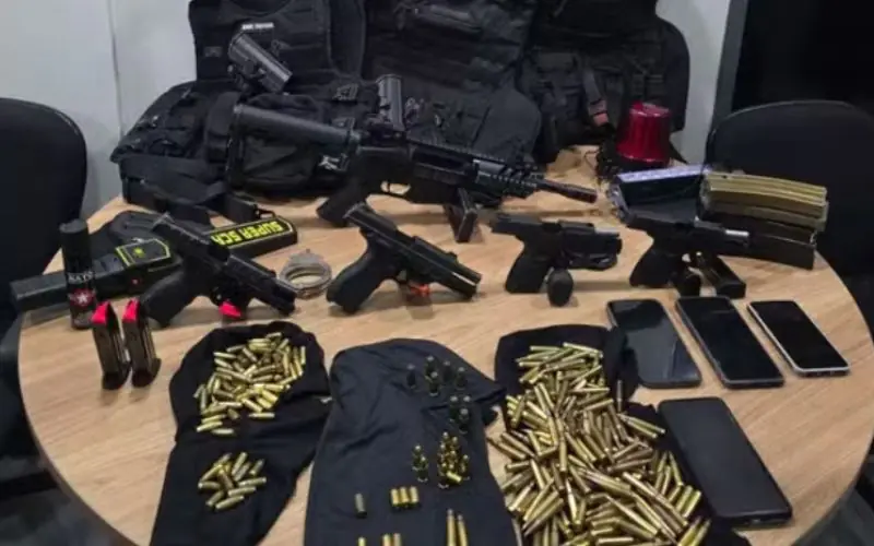 Trio de PMs e dois suspeitos tentam roubar 1 tonelada de drogas