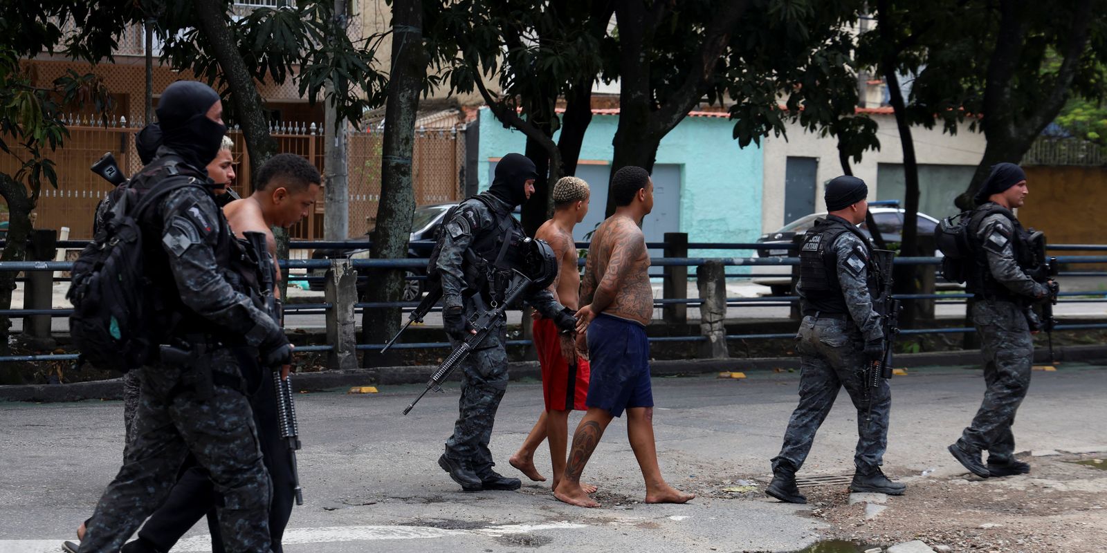 Mais dez policiais são denunciados por crimes na Operação Contenção