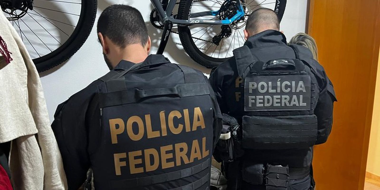 PF prende policiais militares envolvidos com grupos criminosos no Rio