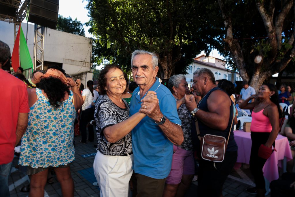 “Bolerão da Saudade” reúne 1,5 mil pessoas no mirante Lúcia Almeida