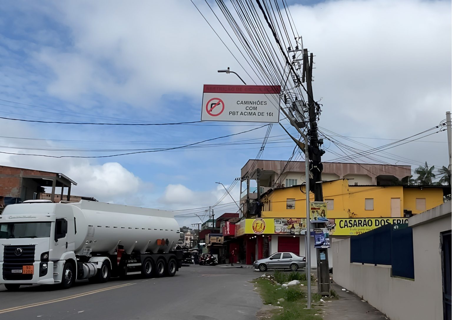 Caminhões acima de 16 toneladas são proibidos em área crítica da Zona Leste de Manaus