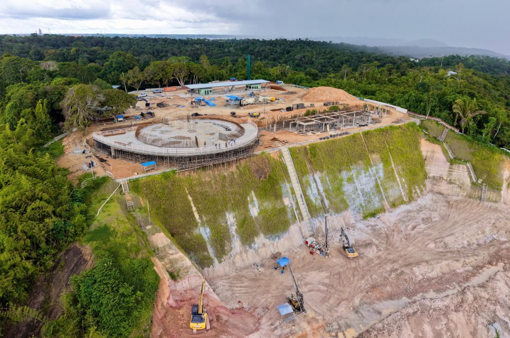 David Almeida vistoria obras do Parque Encontro das Águas em Manaus
