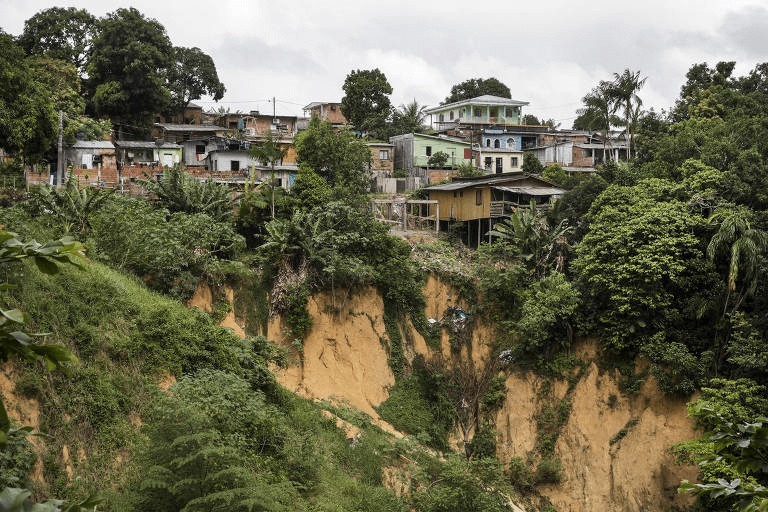 Manaus lidera crescimento de favelas e desafia planejamento urbano