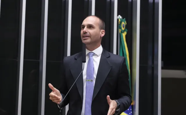 os 20 deputados com mais faltas na Câmara; PL e MDB lideram
