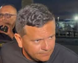 Piloto de lancha que naufragou no Encontro das Águas se entrega à polícia em Manaus