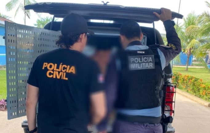 Homem é preso após tentar atacar policiais durante operação antidrogas no AM