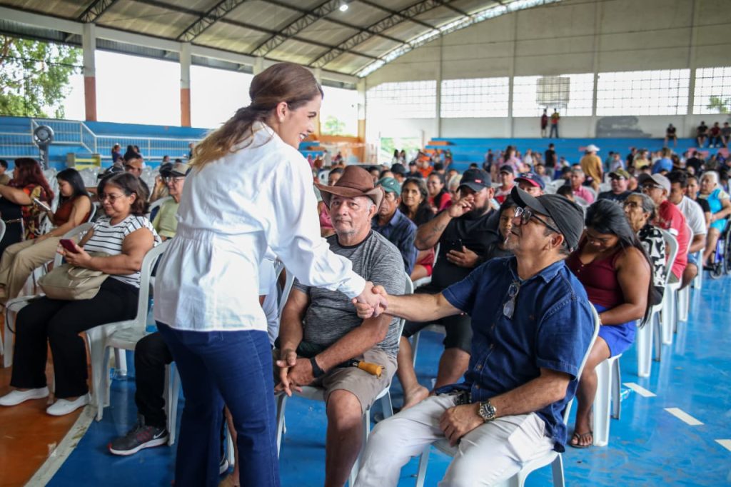 Regularização fundiária: 100 títulos definitivos são entregues a produtores em Itapiranga