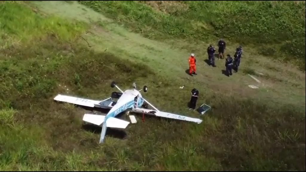 Vídeos revelam momento da queda de avião em Manaus