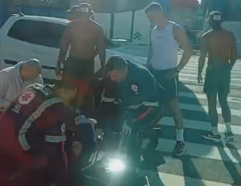 Mulher é atropelada ao tentar atravessar na faixa de pedestres na Constantino Nery em Manaus