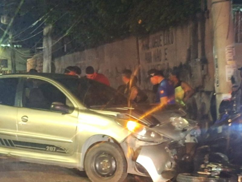 Motociclista tem perna quebrada durante acidente com carro no bairro Alvorada