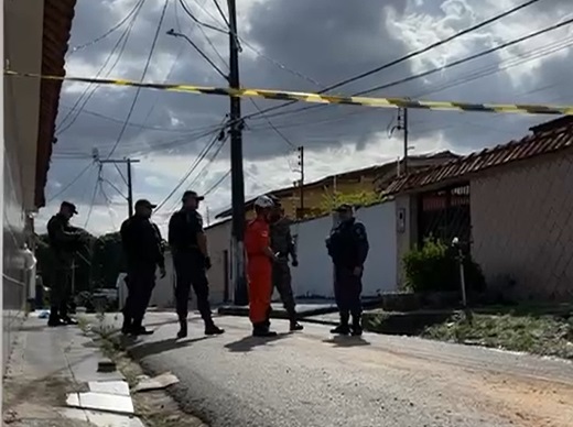 VÍDEO: Artefato explosivo é encontrado em lixeira no Parque 10, em Manaus