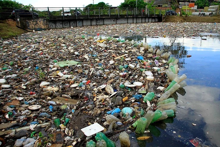 Chuvas extremas expõem falhas estruturais e deixam bairros alagados em Manaus