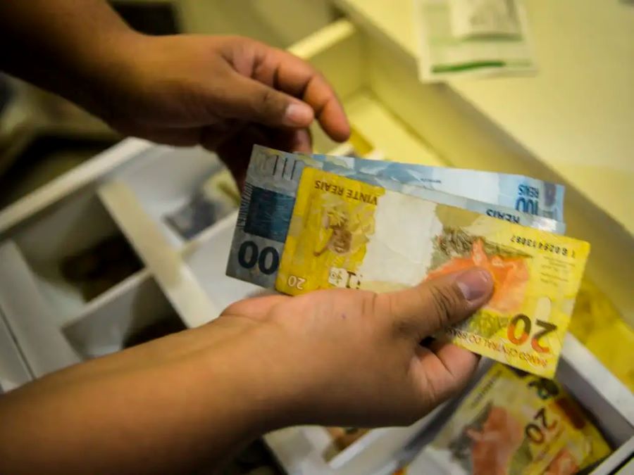 Defensoria cobra providências do Banco Central após instituições recusarem cédulas válidas