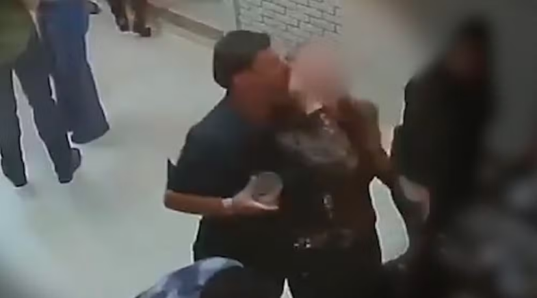 Homem mordeu e arrancou a orelha da companheira em SP