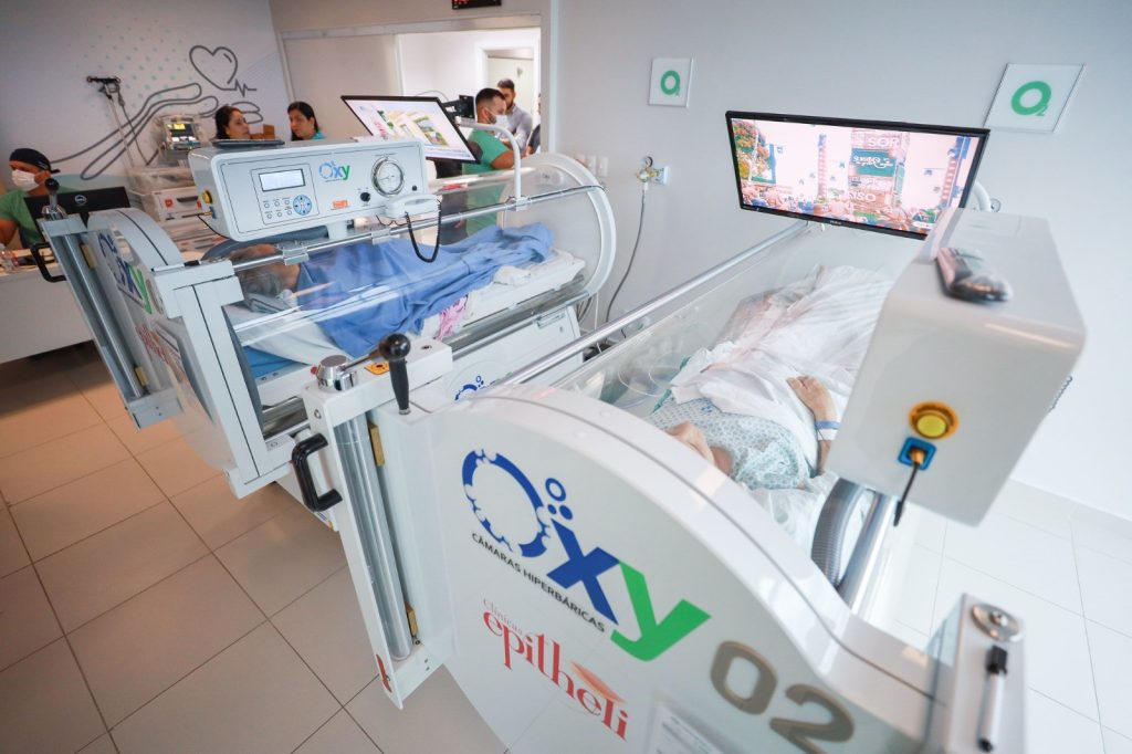 Hospital Delphina Aziz ganha câmaras hiperbáricas inéditas
