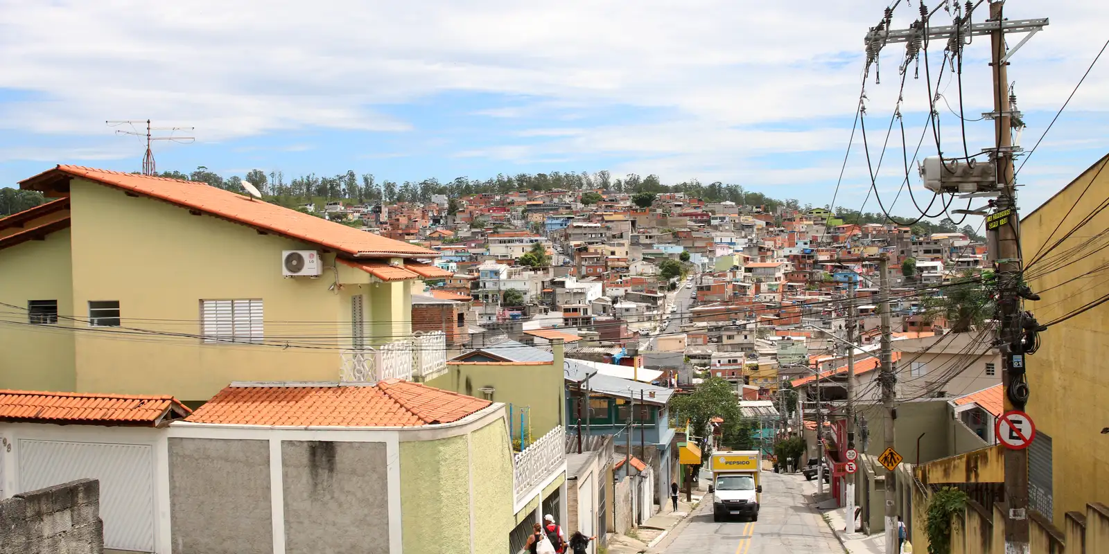 Moradores de Perus, em SP, acusam fraude em audiência pública