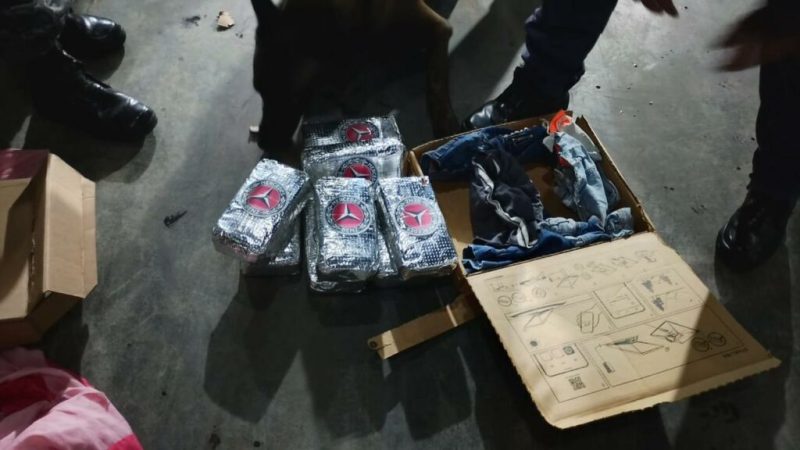 Mais de 14 kg de drogas escondidos em bananas e caixas de equipamentos são apreendidos em Coari