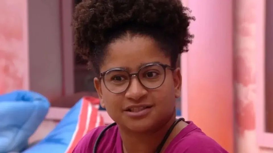 Milena questiona 'coração partido' e discute com Ana Paula