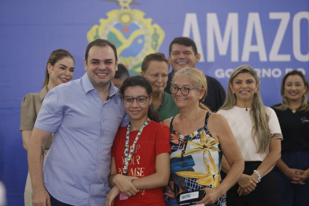 Pacientes recebem óculos e destacam acesso à saúde em Manaus