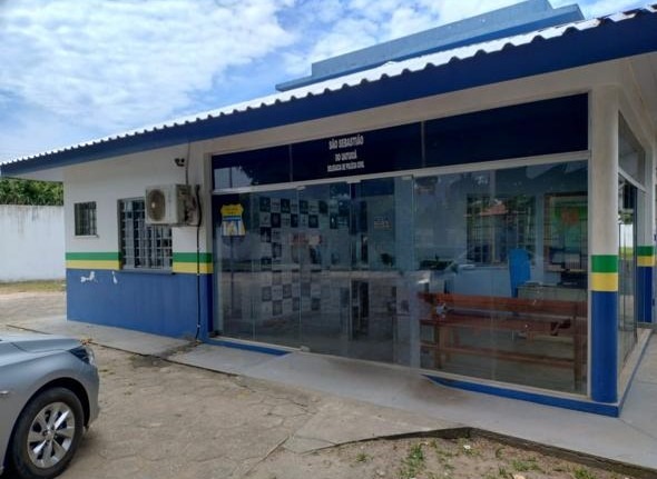 Adolescente de 13 anos deixa de comer e corta próprio cabelo após ser estuprada por mototaxista no Amazonas