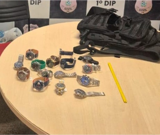 Suspeito é preso após se esconder em shopping e furtar 15 relógios de luxo em Manaus