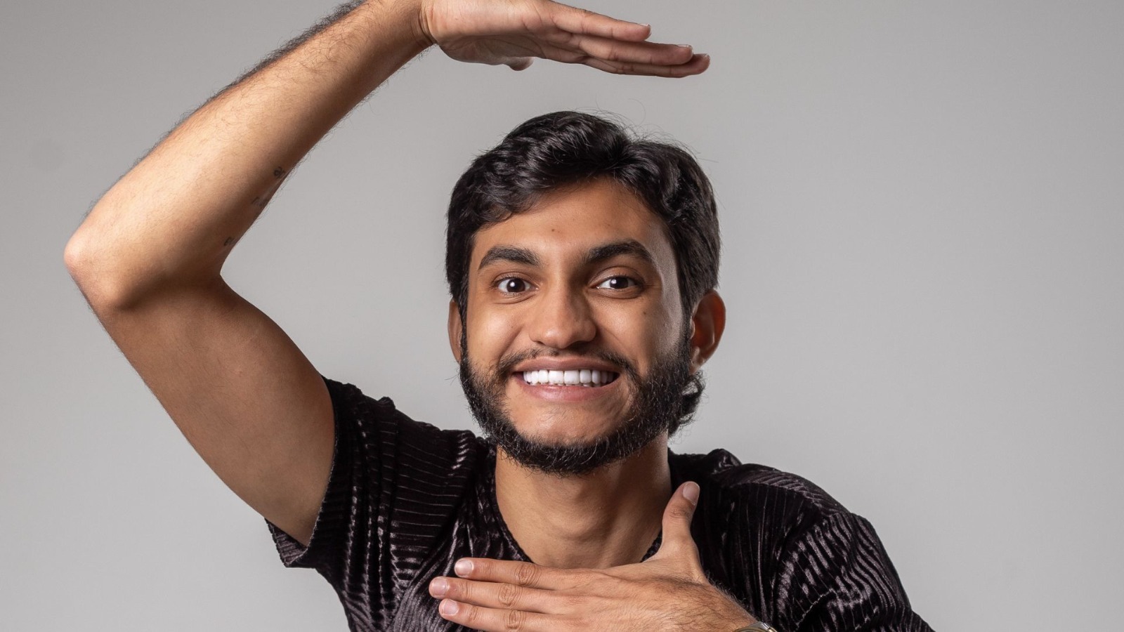 Leandro Leitte apresenta 'Hétero Afeminado' em Manaus