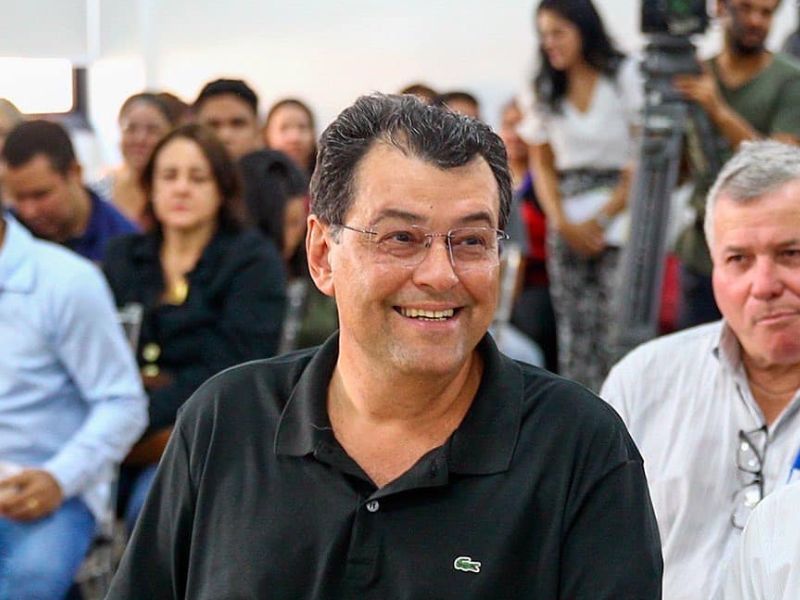 Eduardo Braga inaugura ginásio e acompanha obras em Parintins